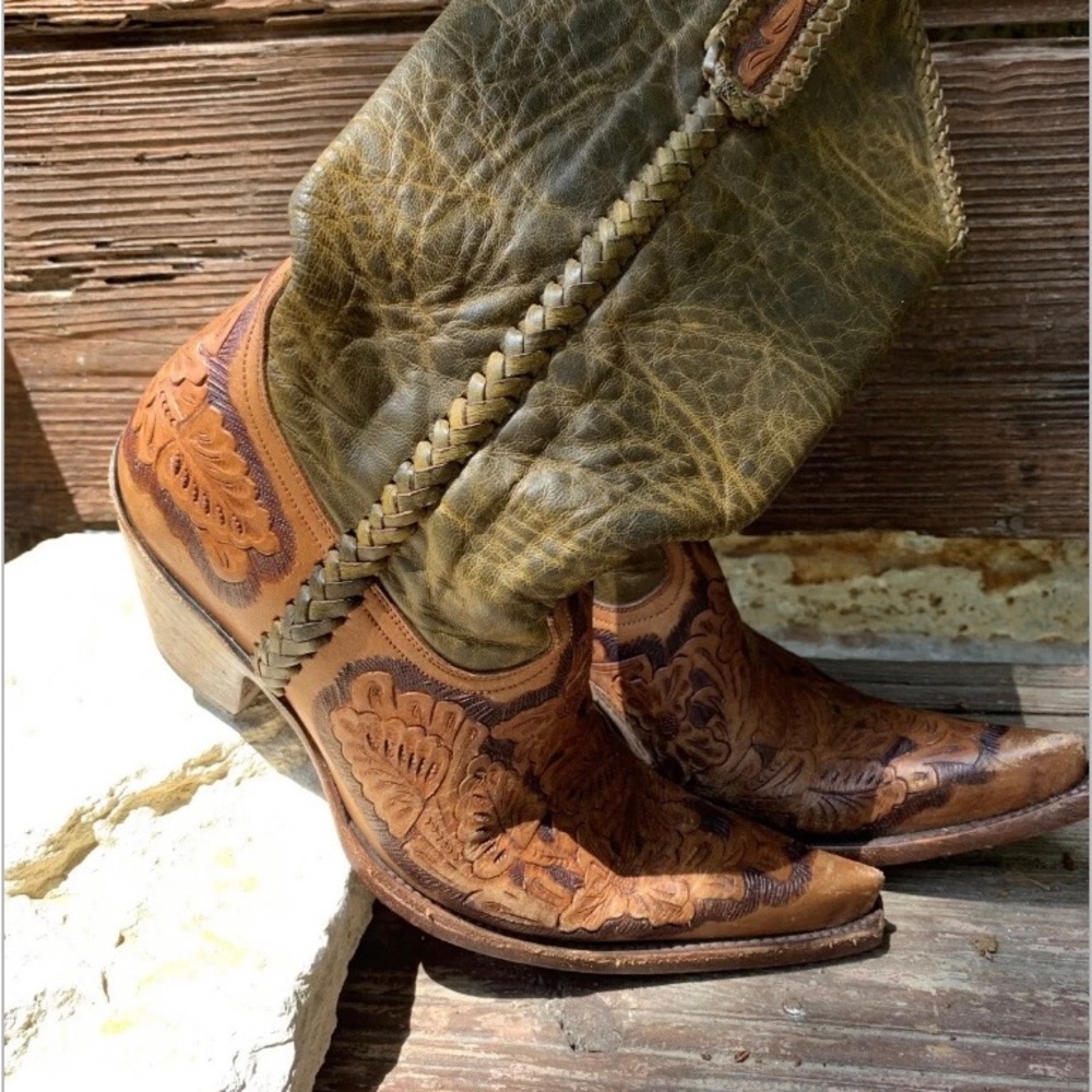 Gorgeous Old Gringo Hand Tooled -Takes 6 Months!! 7.5